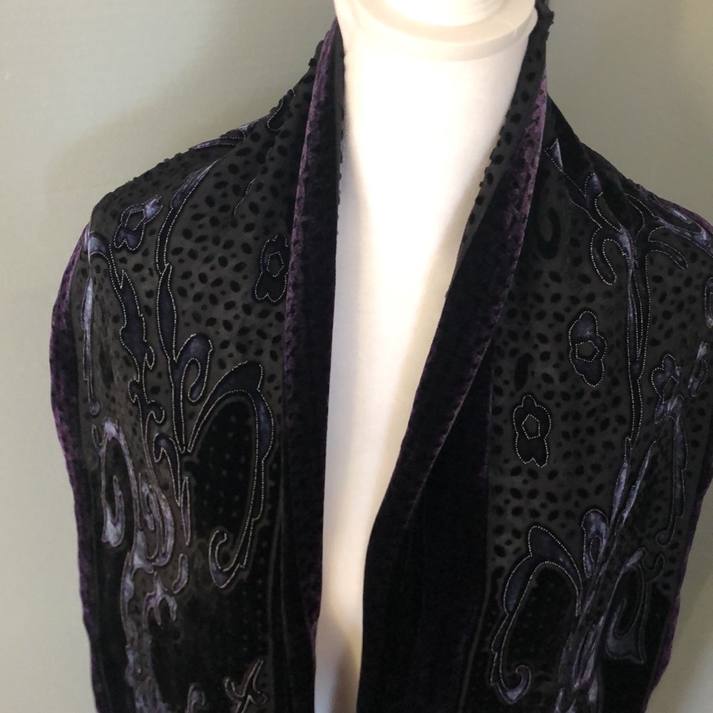 Women’s Velvet and Silk Scarf